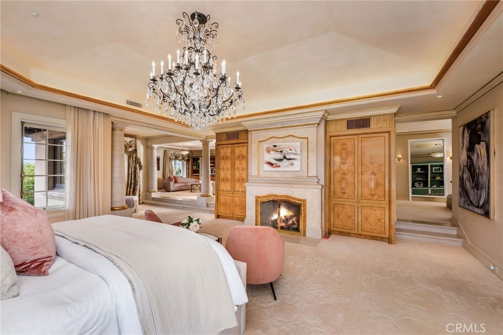 1129 Via Mirabel
