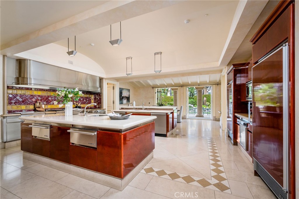 1129 Via Mirabel