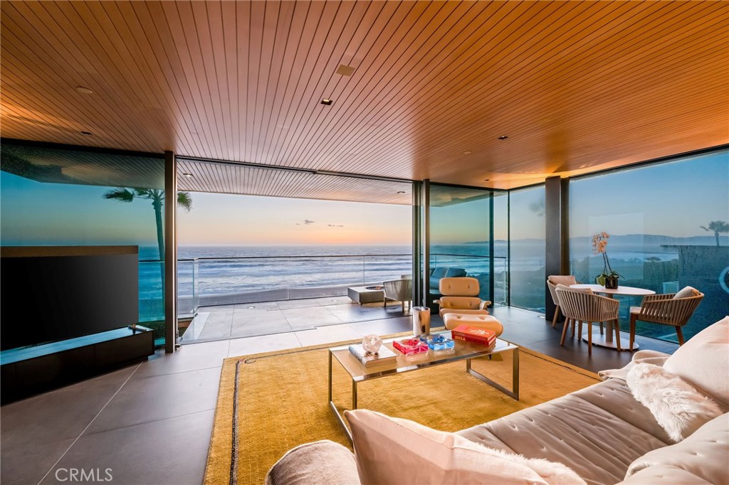4320 The Strand