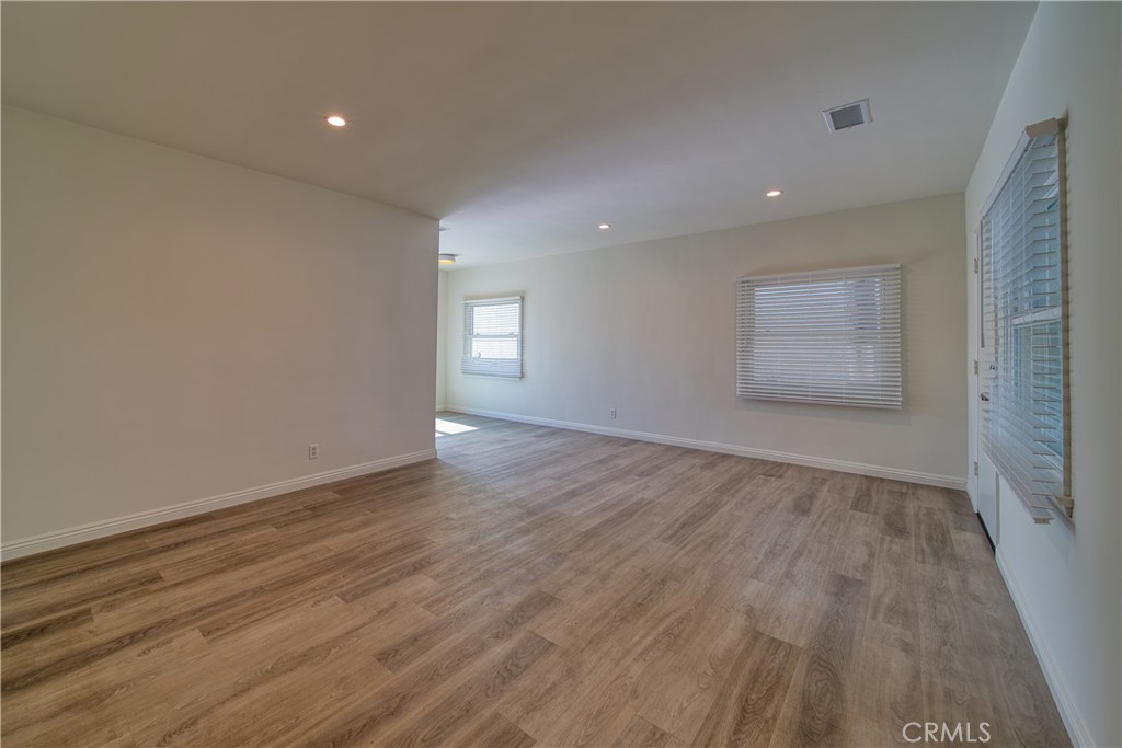 926 MANHATTAN BEACH BLVD B