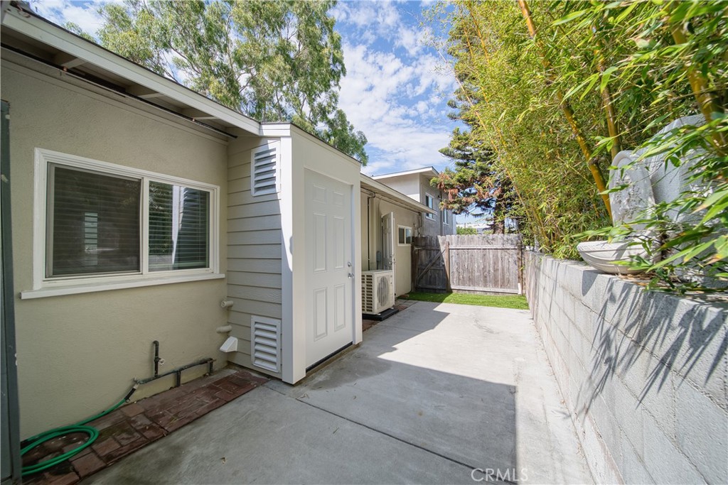 926 Manhattan Beach Blvd A