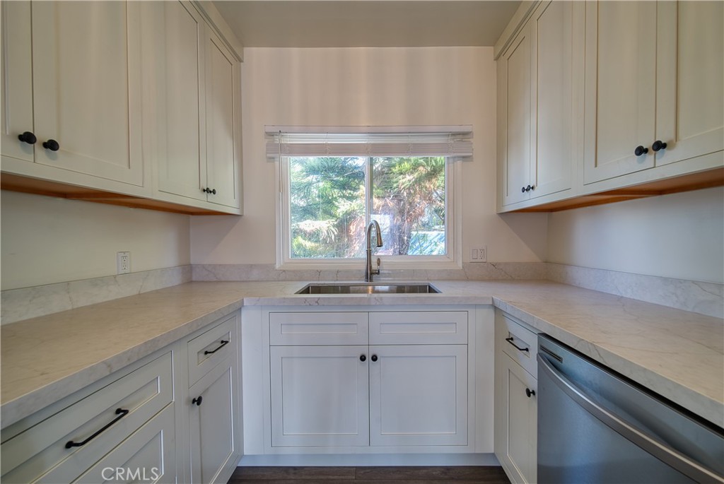 926 Manhattan Beach Blvd