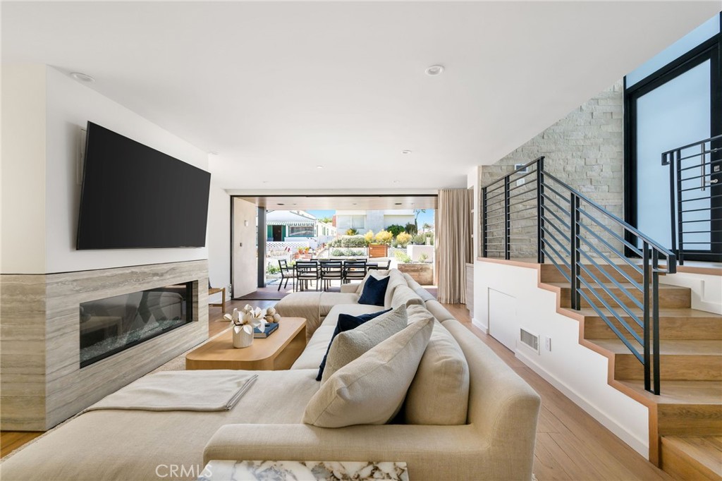 232 6th Street