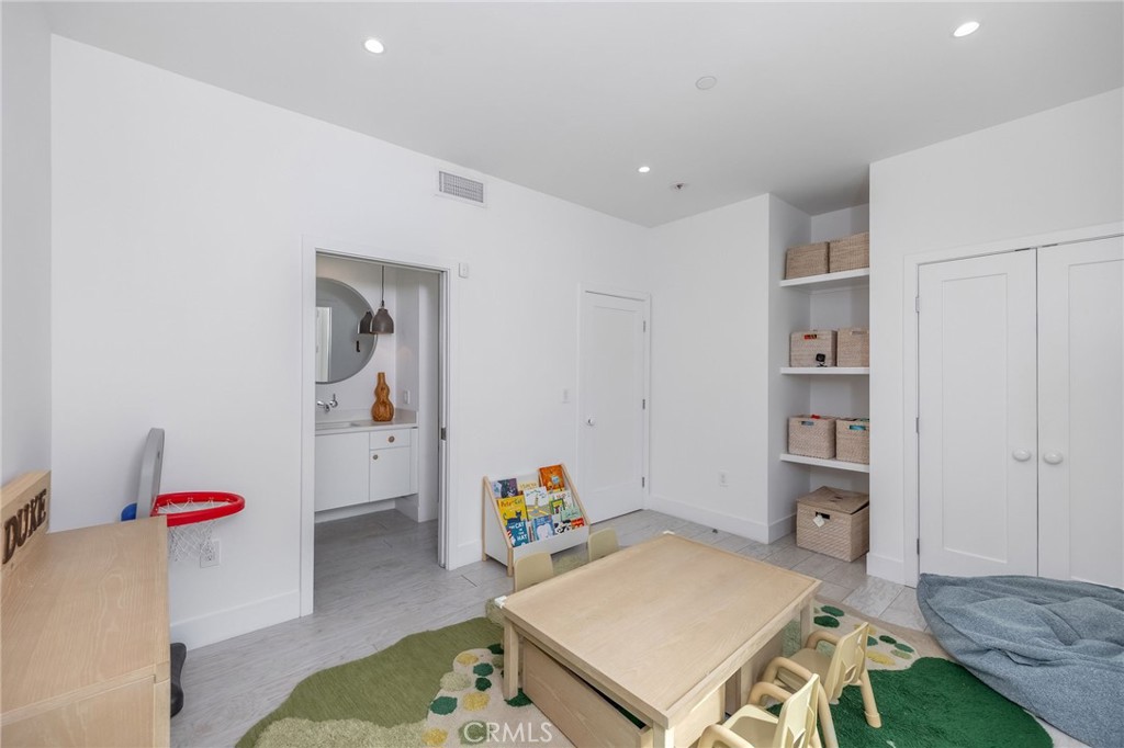 7400 W 80th Street