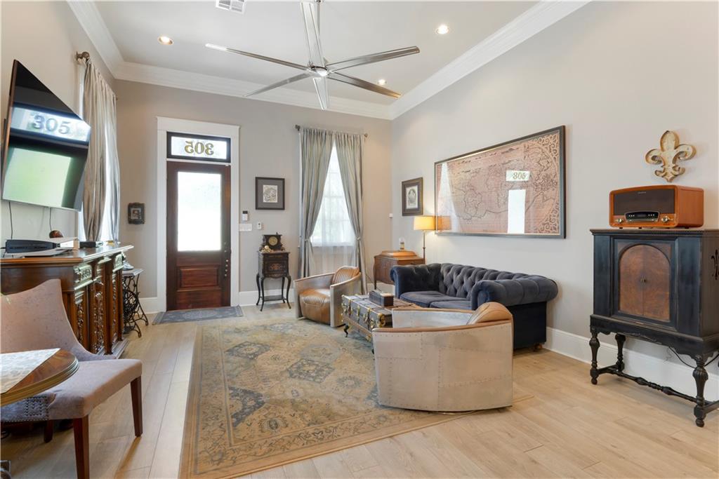 305 07 OPELOUSAS Avenue