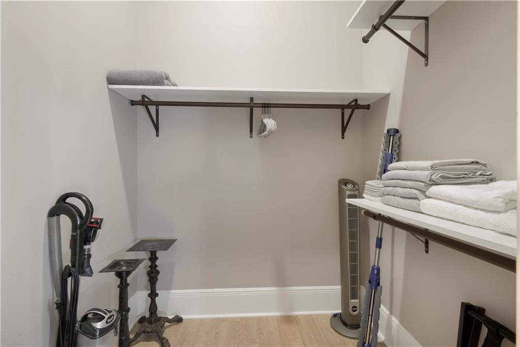 305 07 OPELOUSAS Avenue