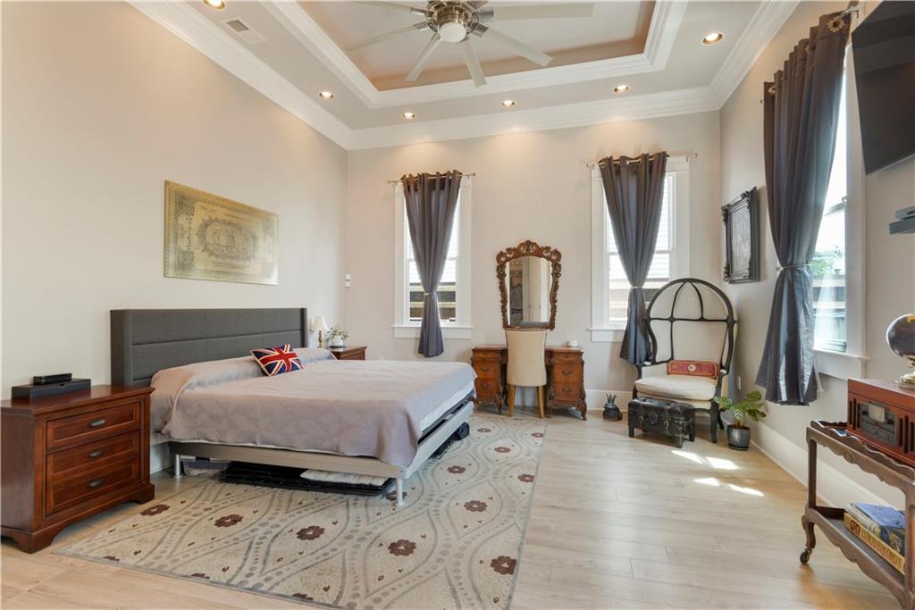 305 07 OPELOUSAS Avenue