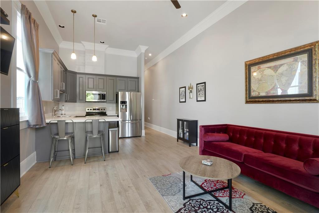 305 07 OPELOUSAS Avenue