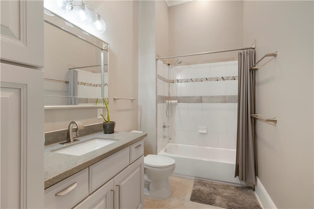 305 07 OPELOUSAS Avenue