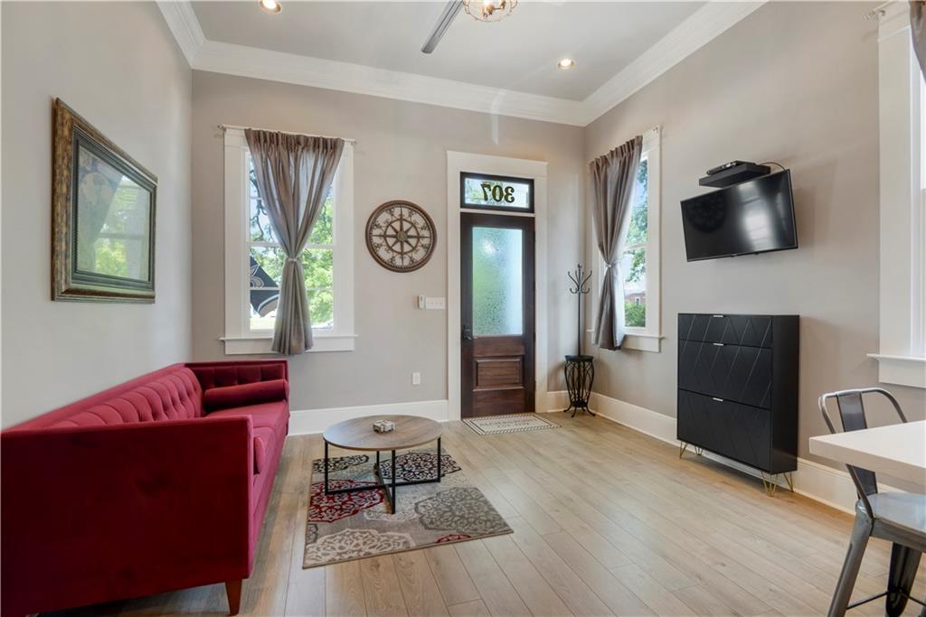 305 07 OPELOUSAS Avenue