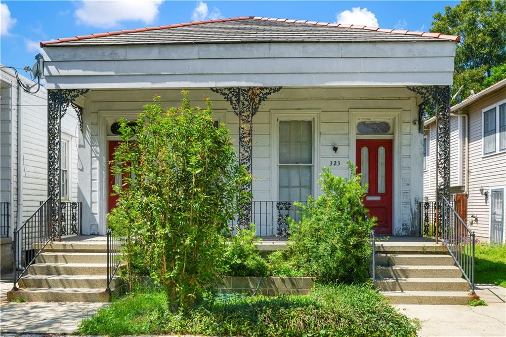 323 BELLEVILLE Street