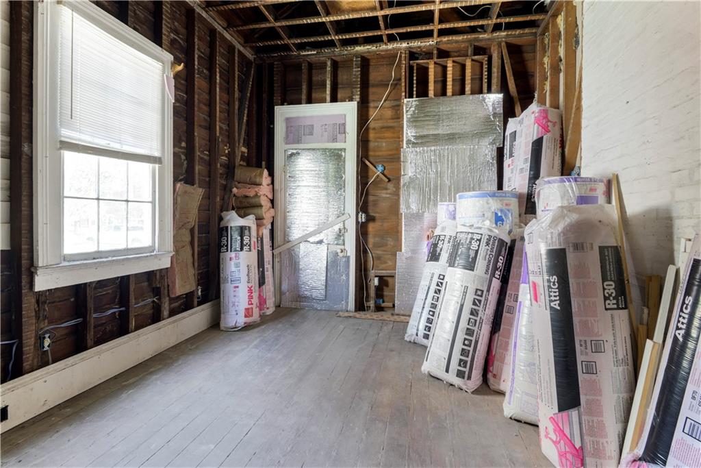 323 BELLEVILLE Street