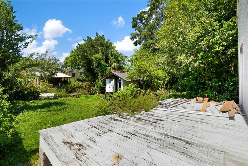 323 BELLEVILLE Street