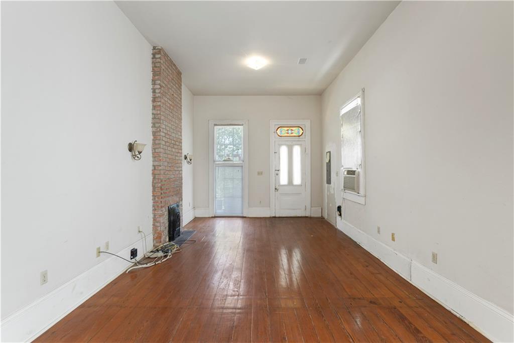 323 BELLEVILLE Street