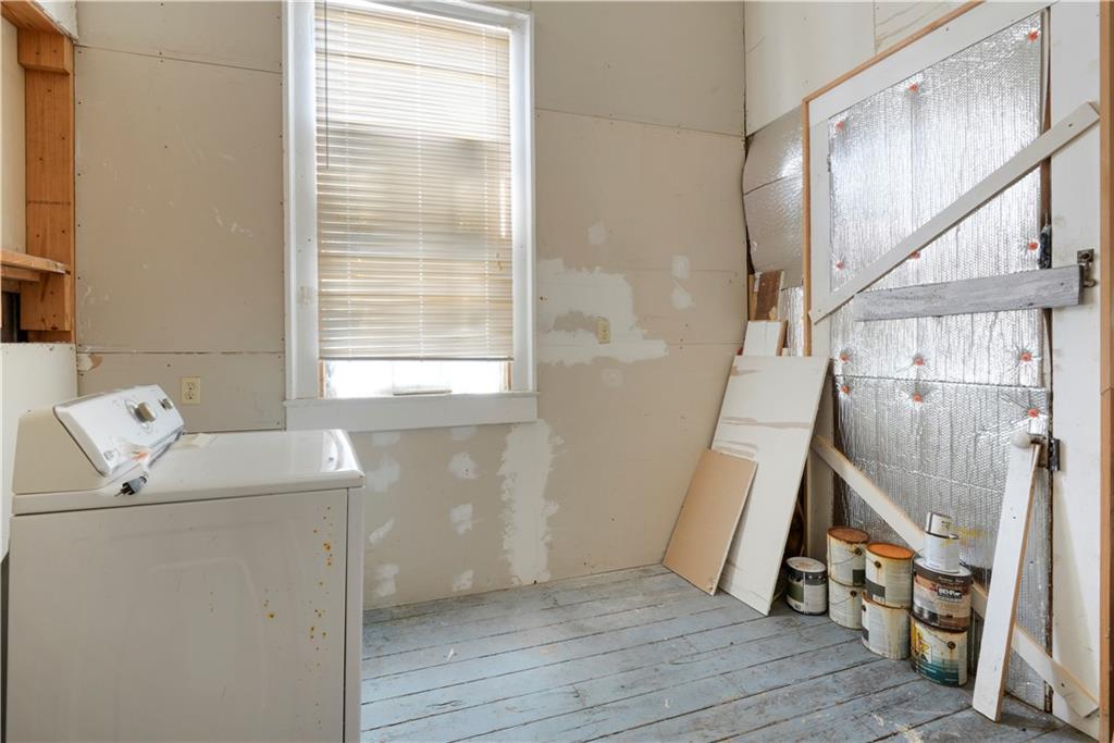 323 BELLEVILLE Street