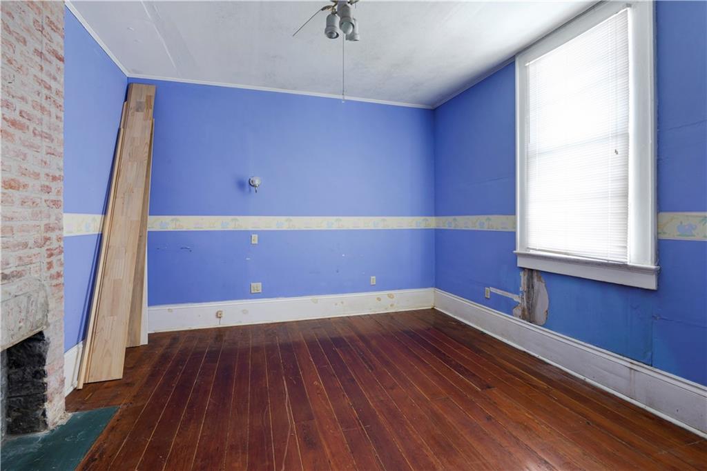 323 BELLEVILLE Street