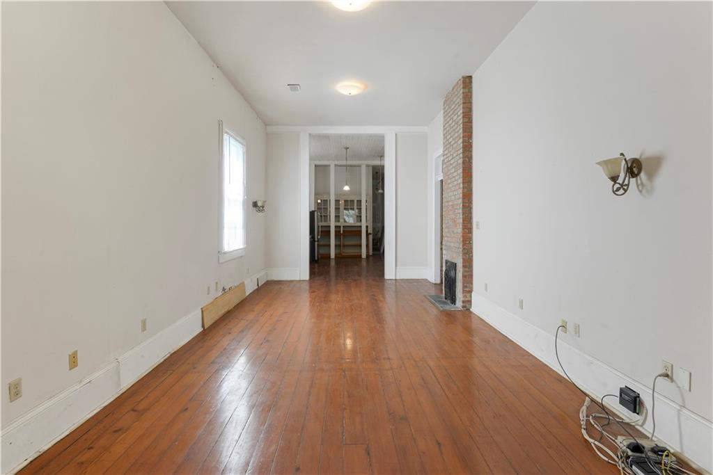 323 BELLEVILLE Street