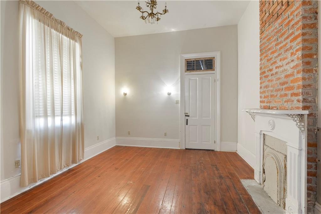 323 BELLEVILLE Street