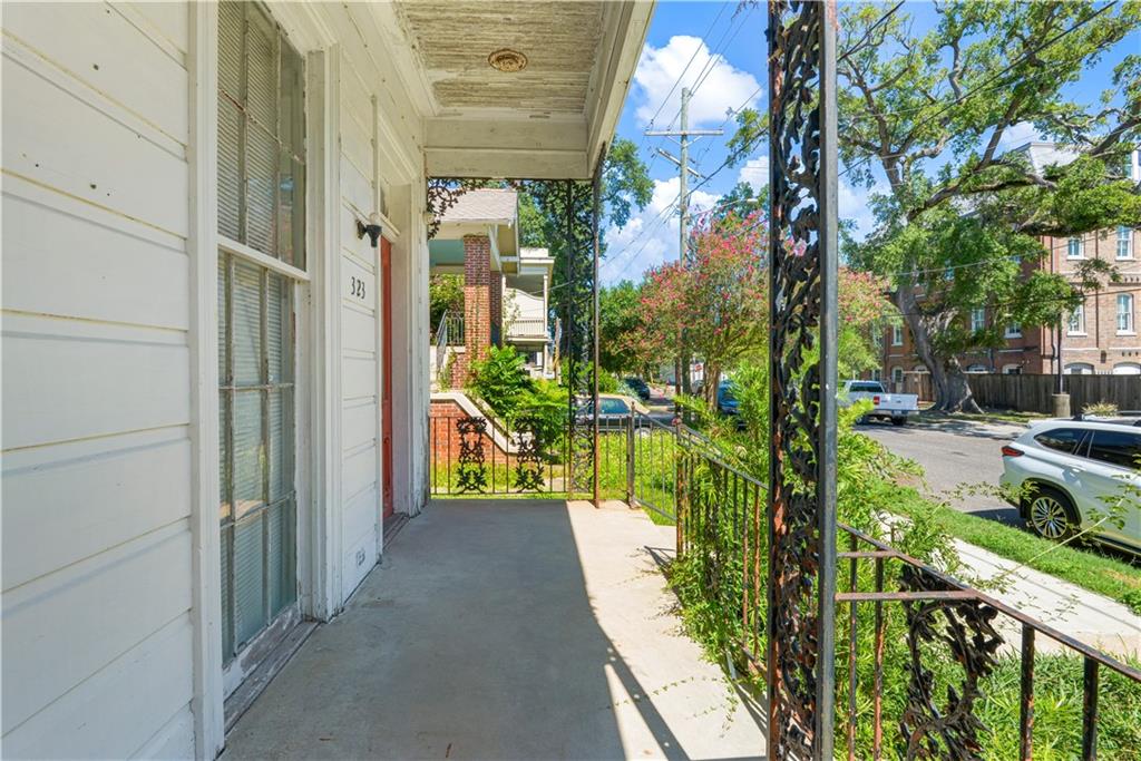 323 BELLEVILLE Street