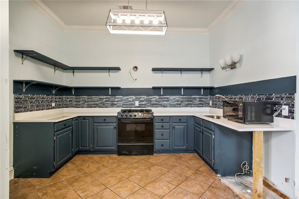 615 DELARONDE Street