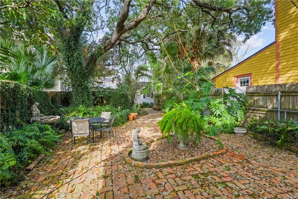 2453-55 DAUPHINE Street