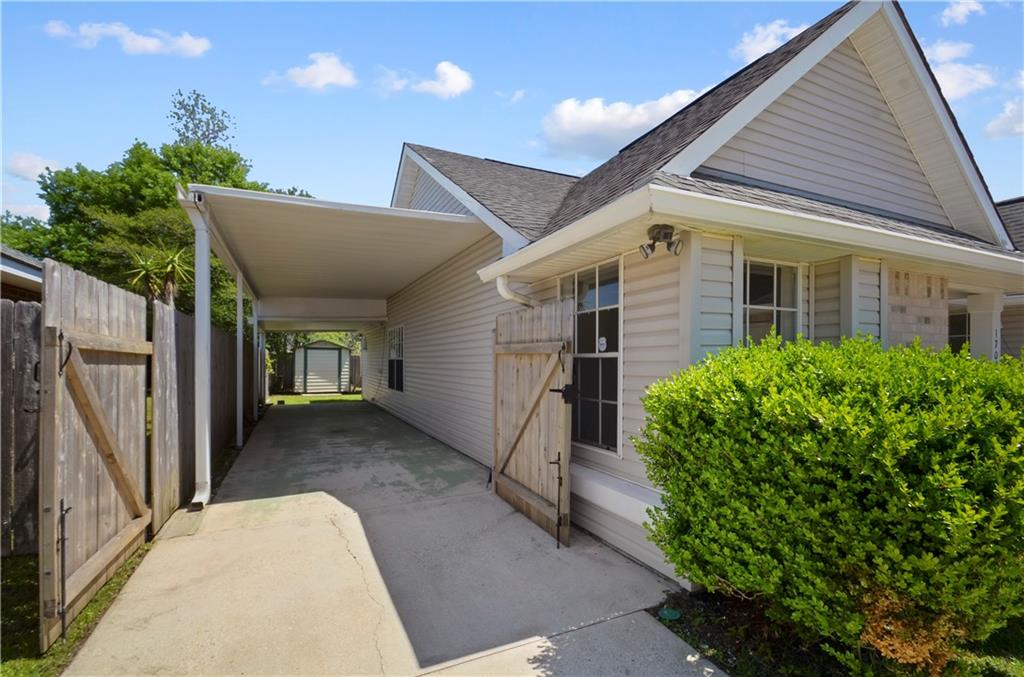 1700 RIVERTREE Court