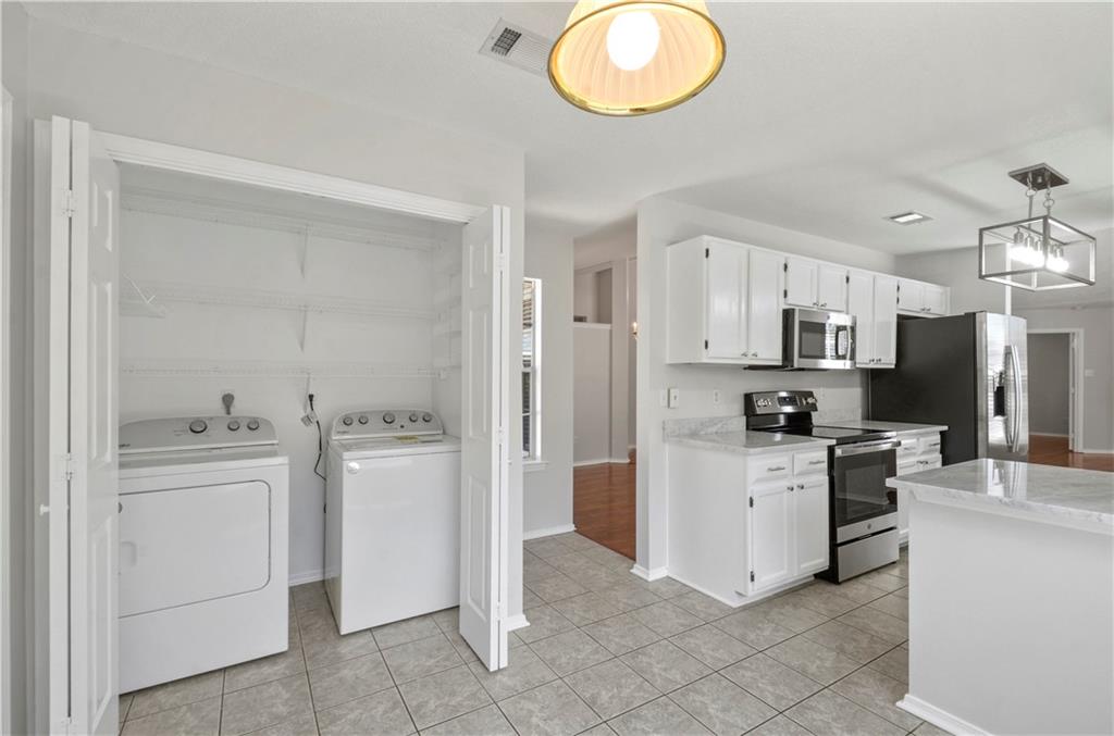 1700 RIVERTREE Court