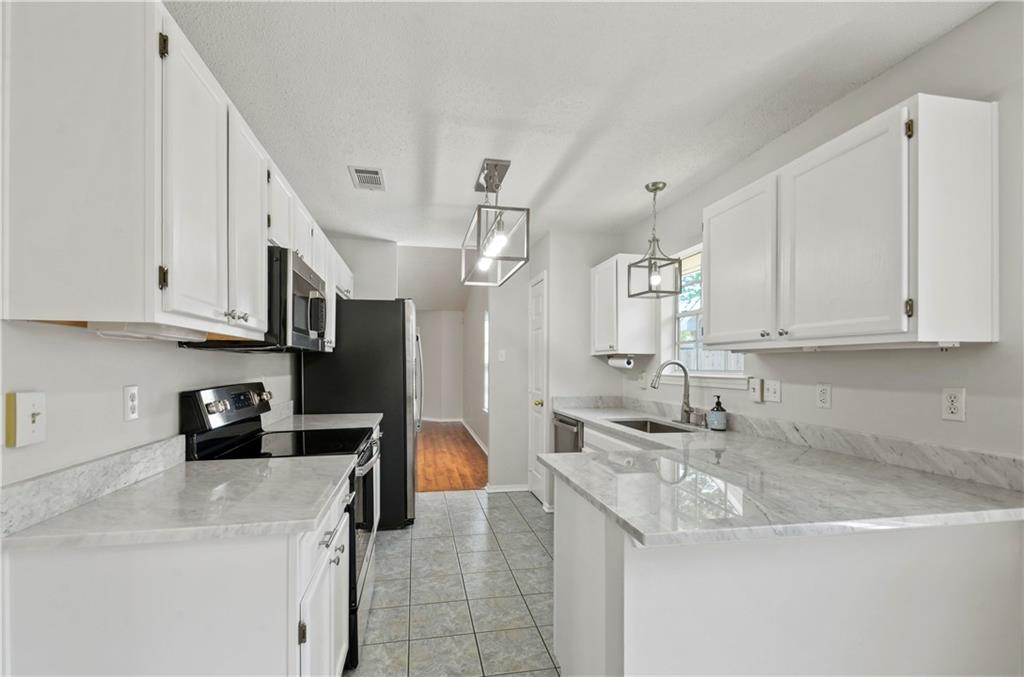 1700 RIVERTREE Court