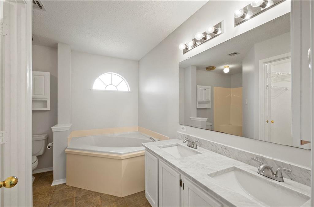 1700 RIVERTREE Court