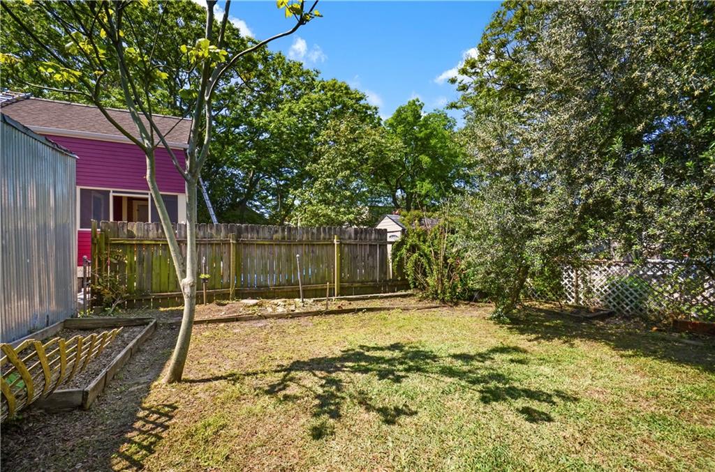 427 29 SEGUIN Street