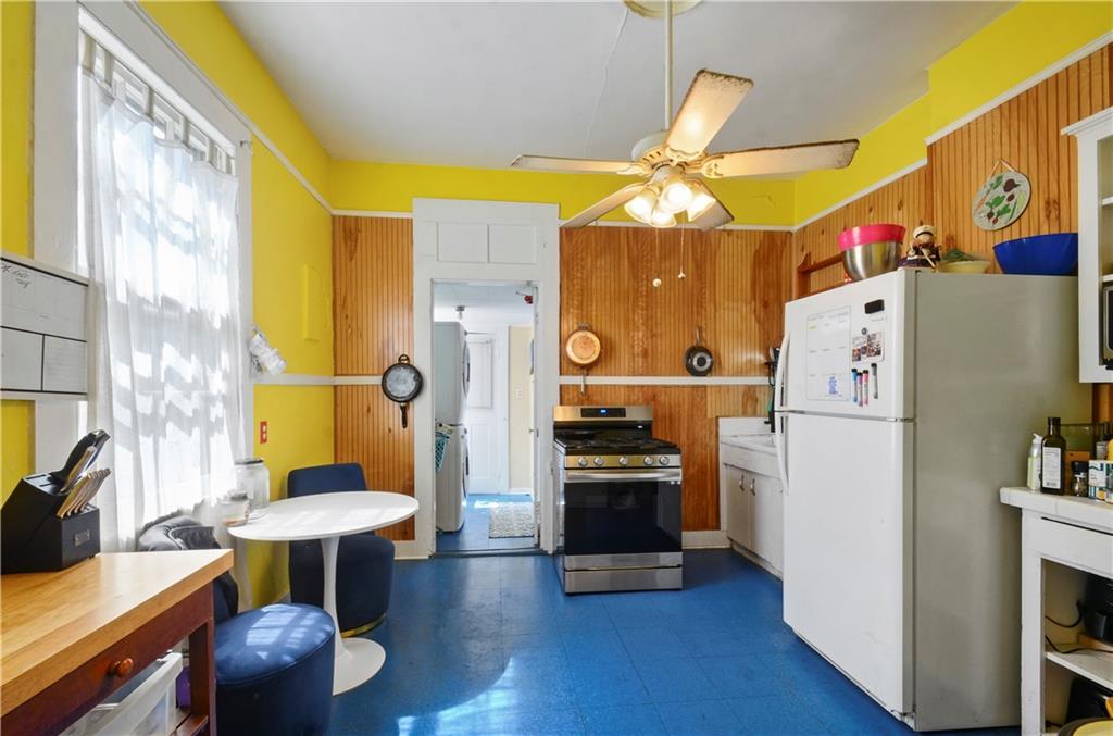 427 29 SEGUIN Street