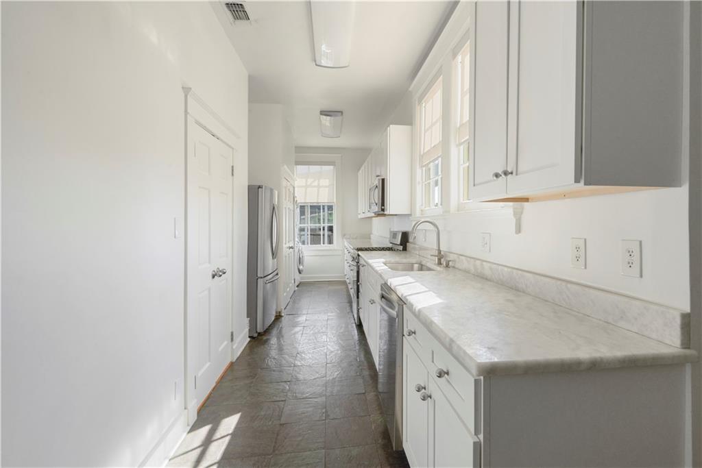 1820 JEFFERSON Avenue 3