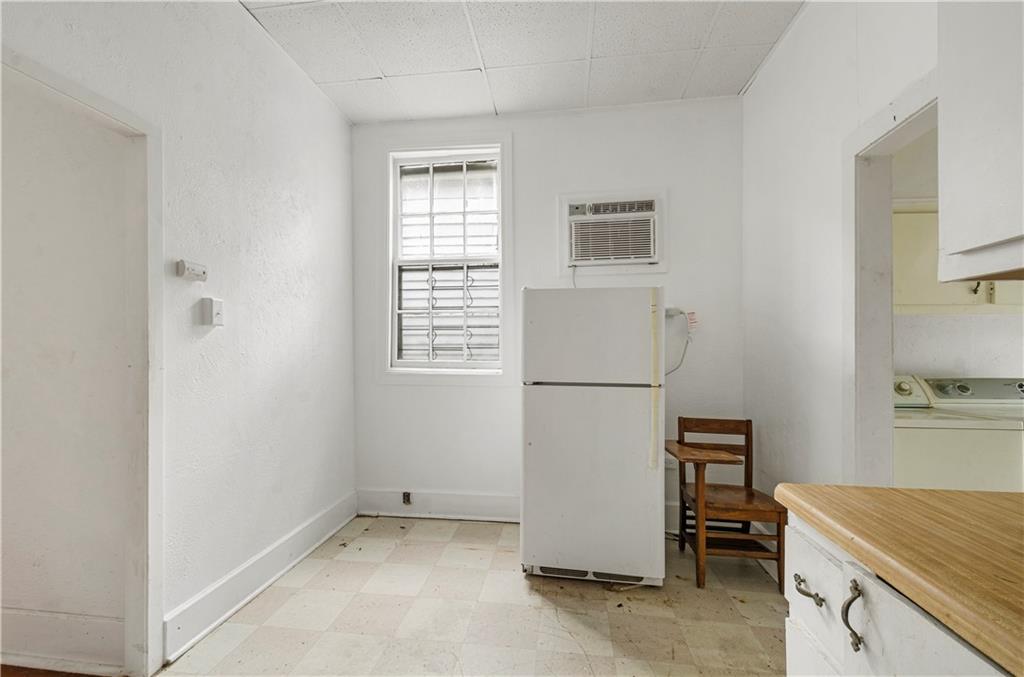 635 37 SEGUIN Street