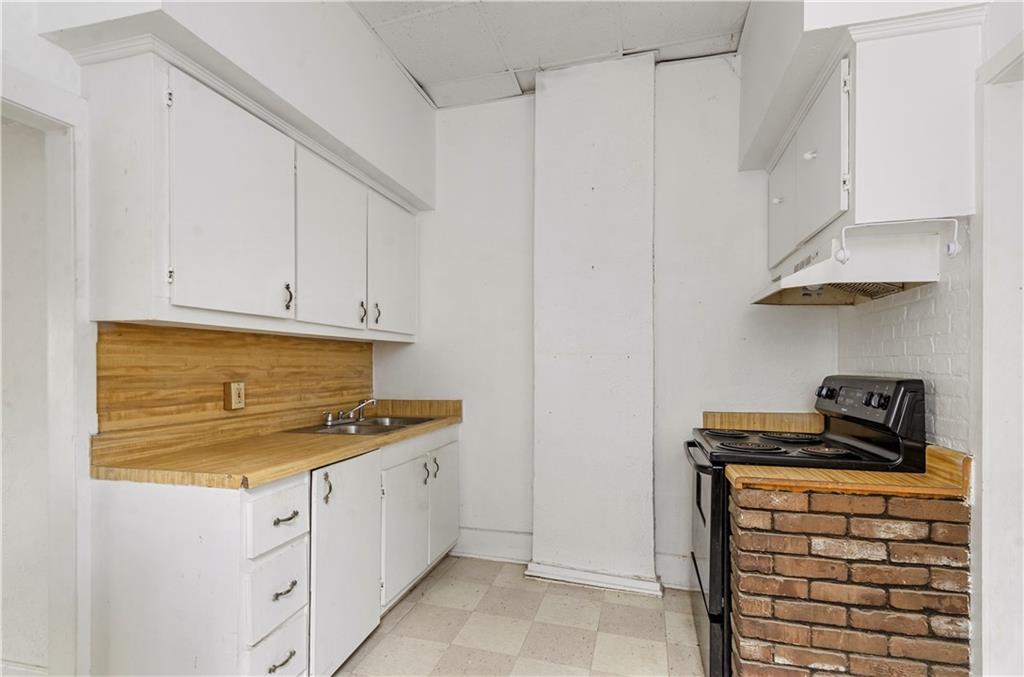 635 37 SEGUIN Street