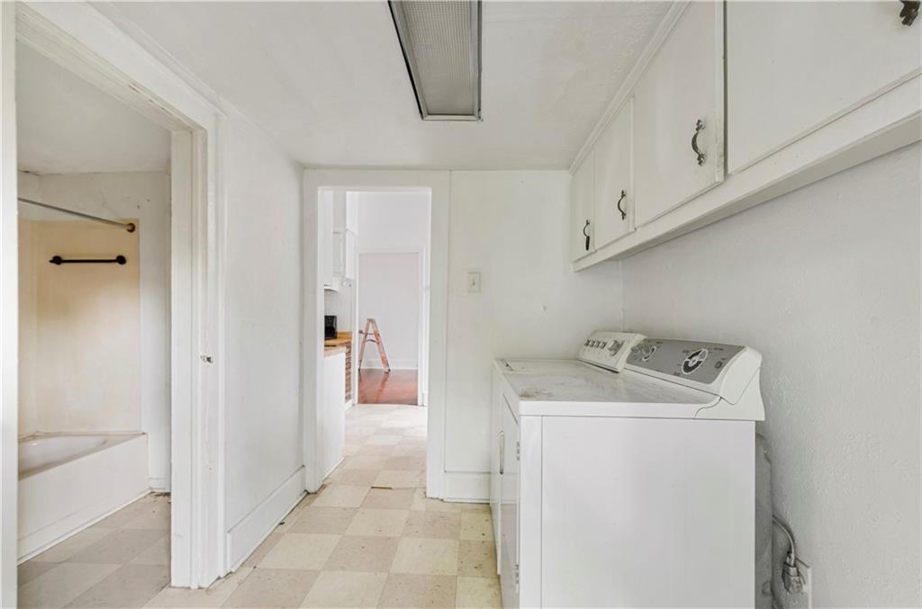 635 37 SEGUIN Street