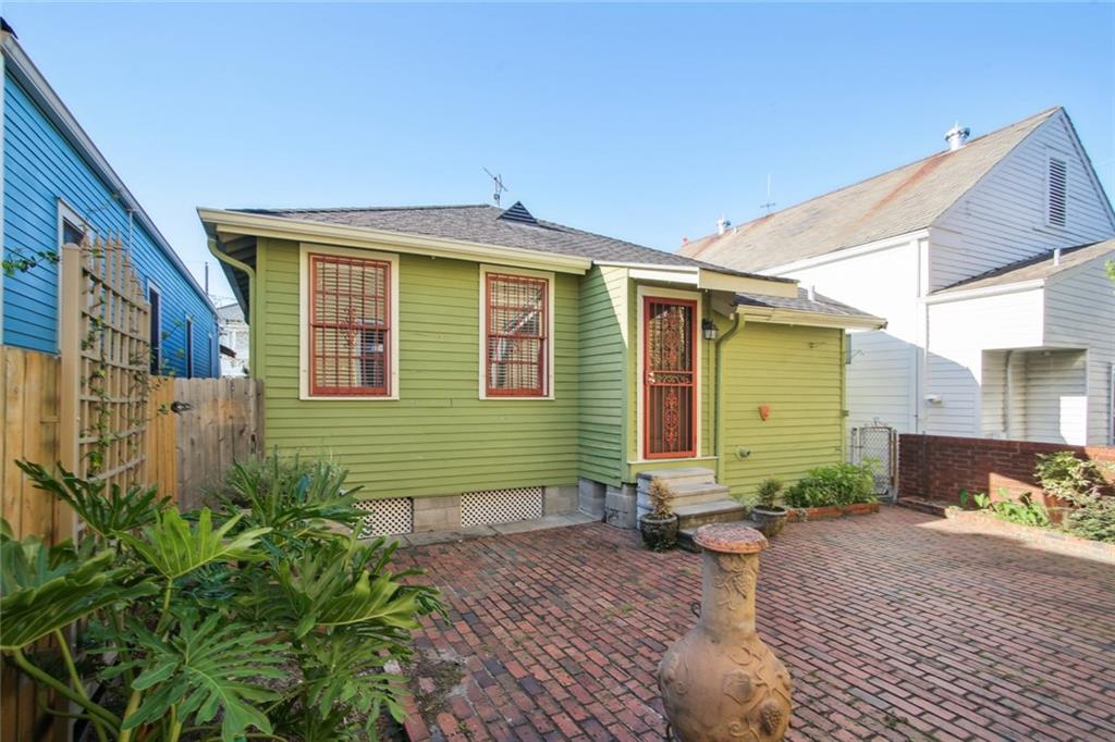 237 DELARONDE Street