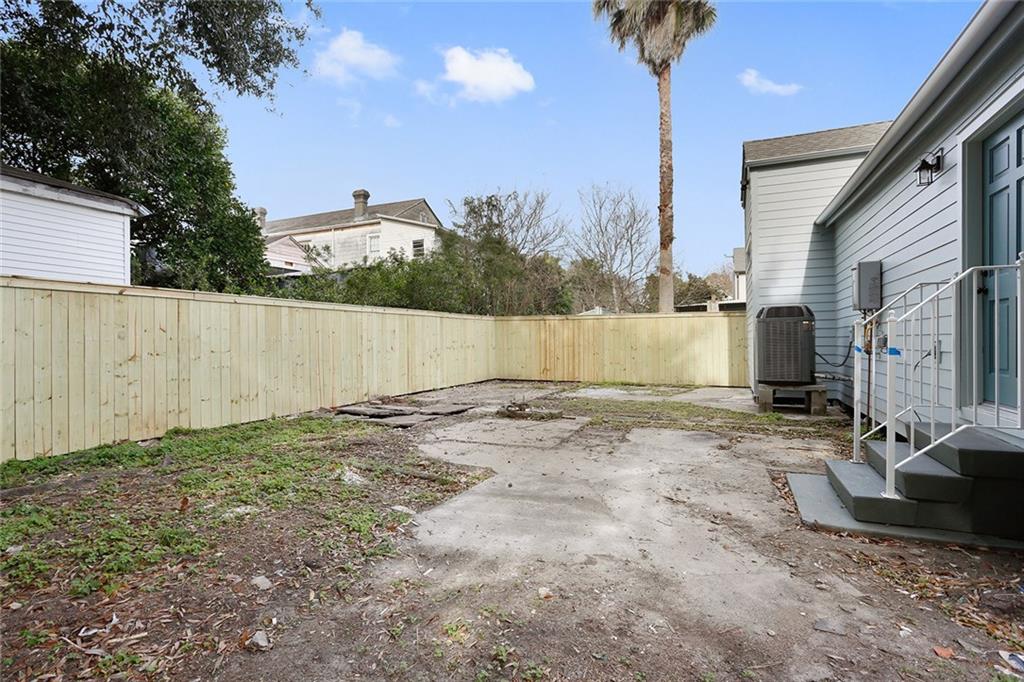 437 VALLETTE Street