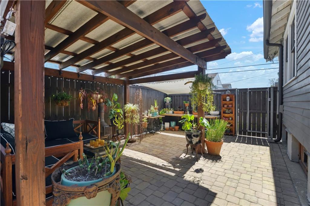 1018 PELICAN Avenue