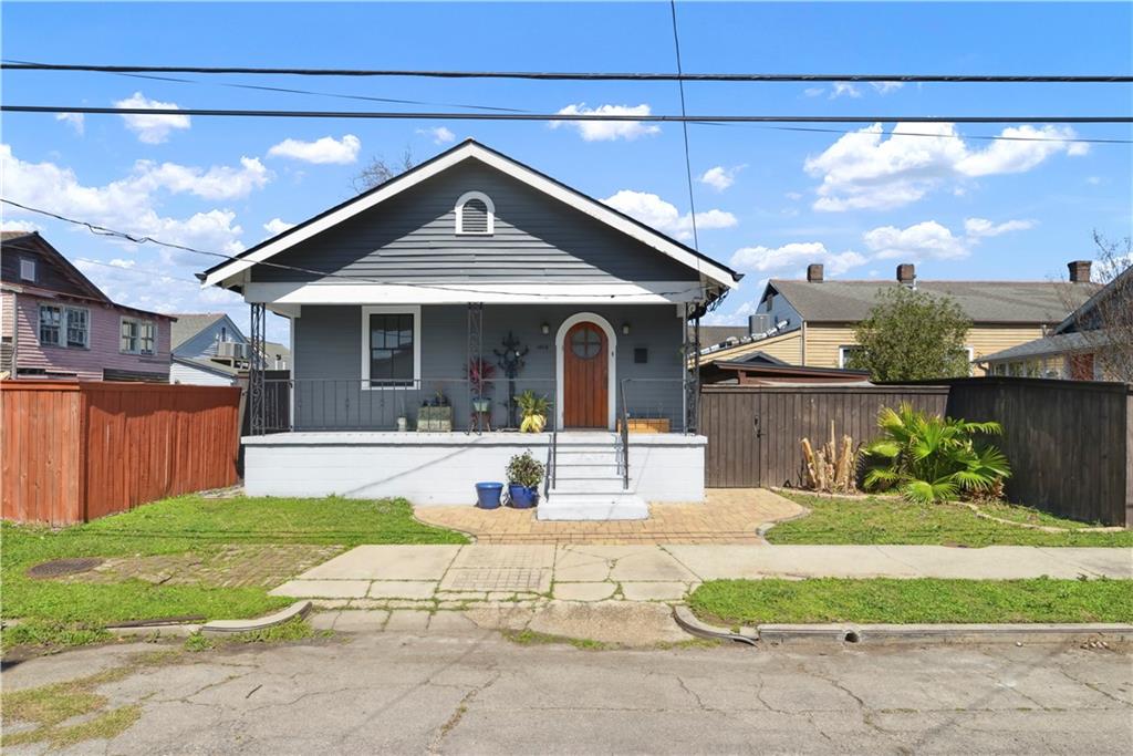 1018 PELICAN Avenue