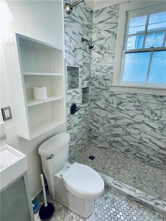 905-907 PELICAN Avenue