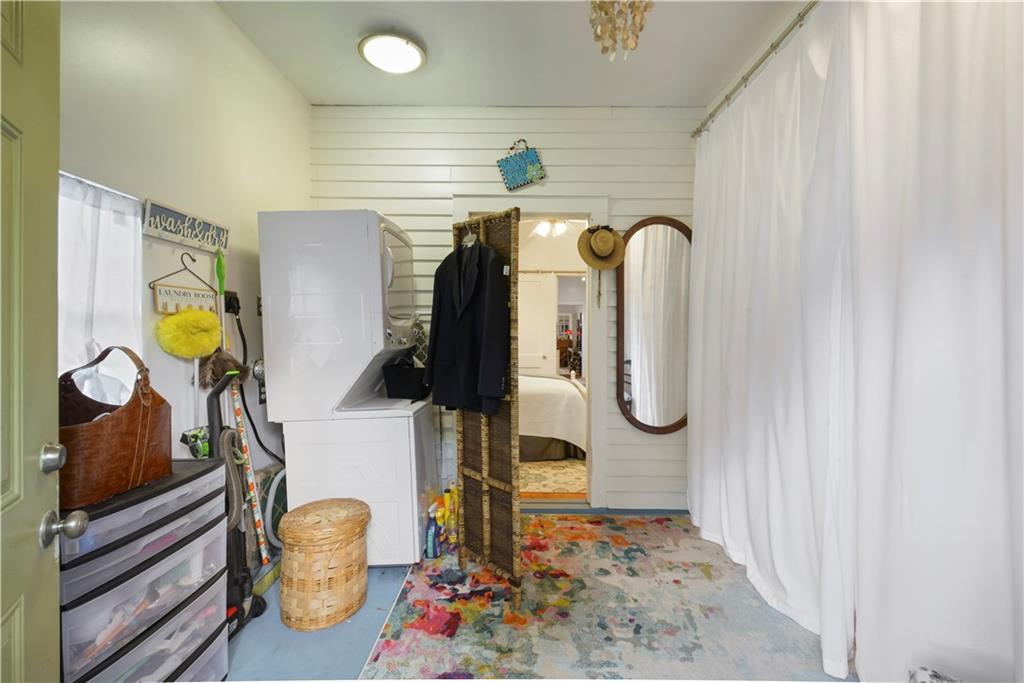 905-907 PELICAN Avenue