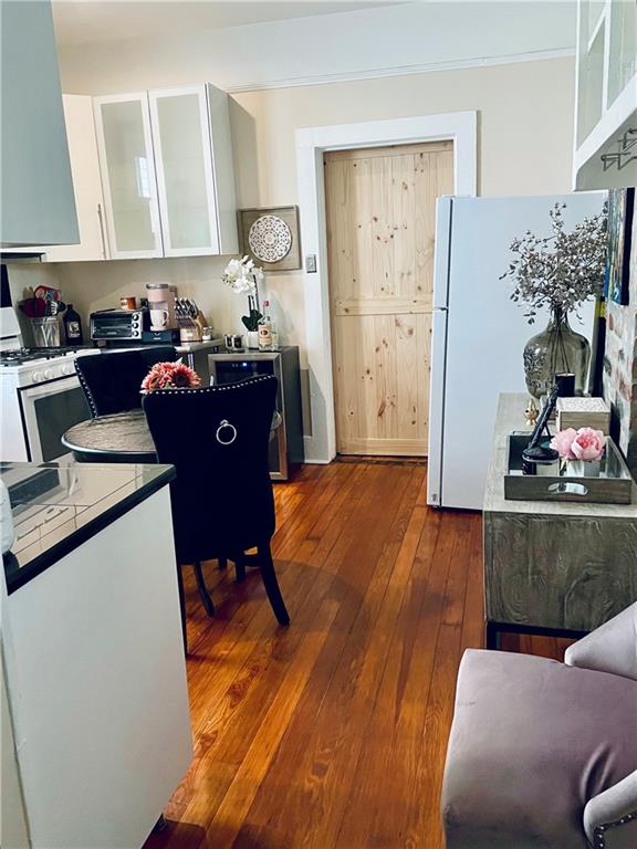 905-907 PELICAN Avenue