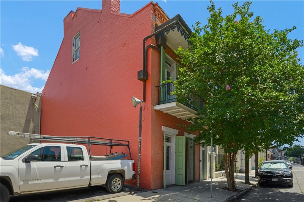 1031 ORLEANS Avenue