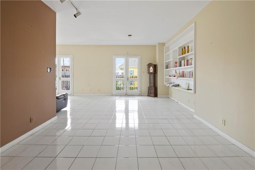 330 MORGAN Street 201