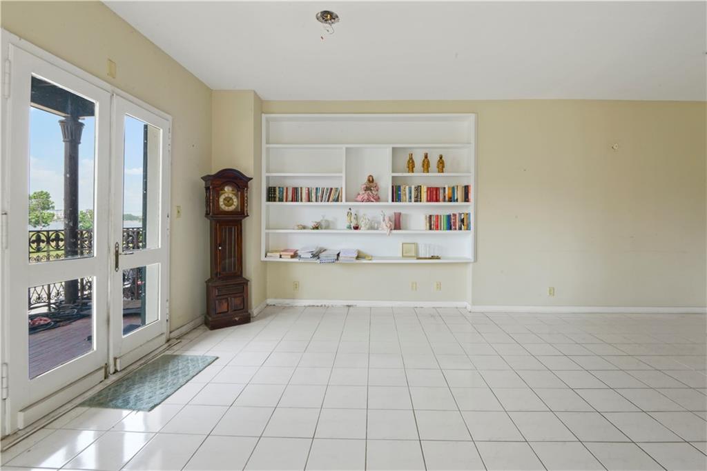 330 MORGAN Street 201