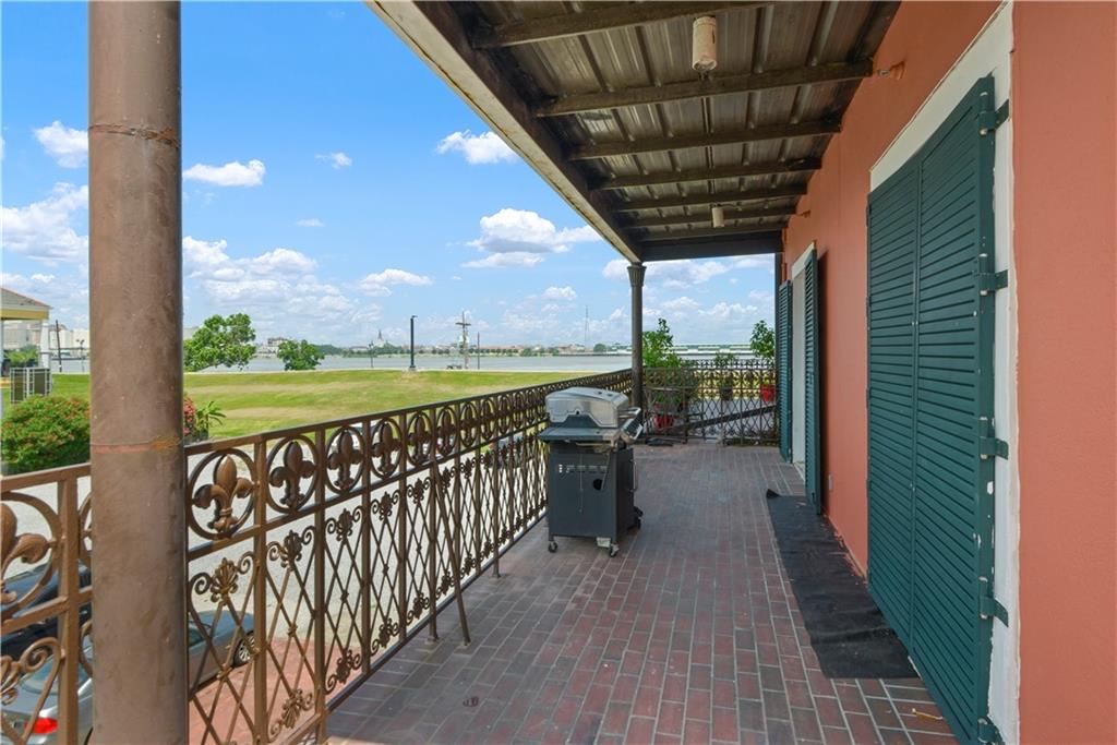 330 MORGAN Street 201