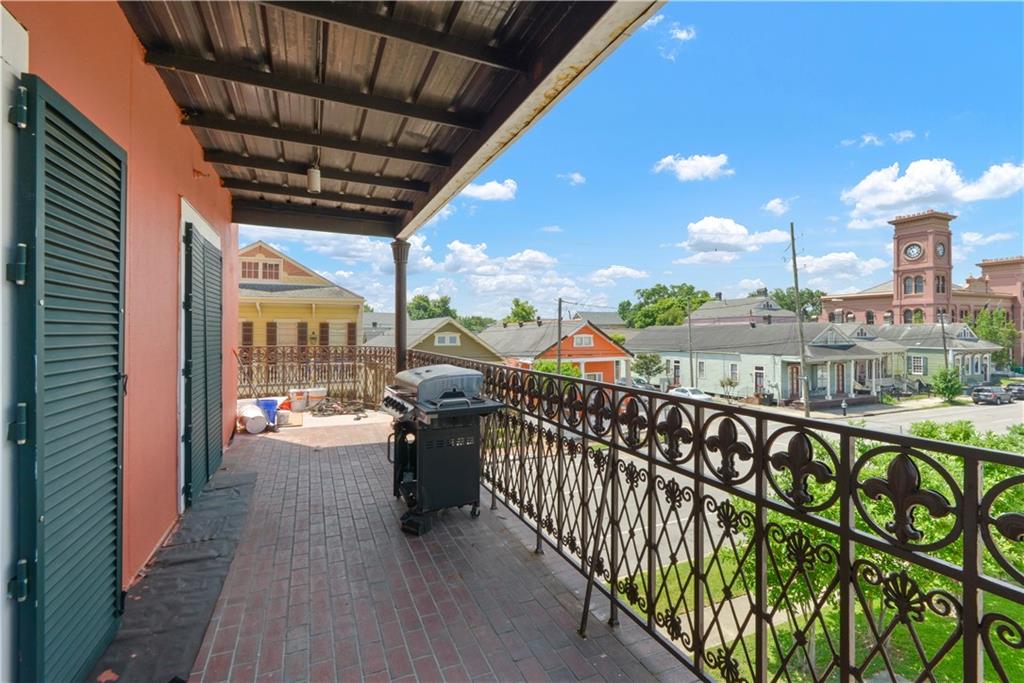 330 MORGAN Street 201