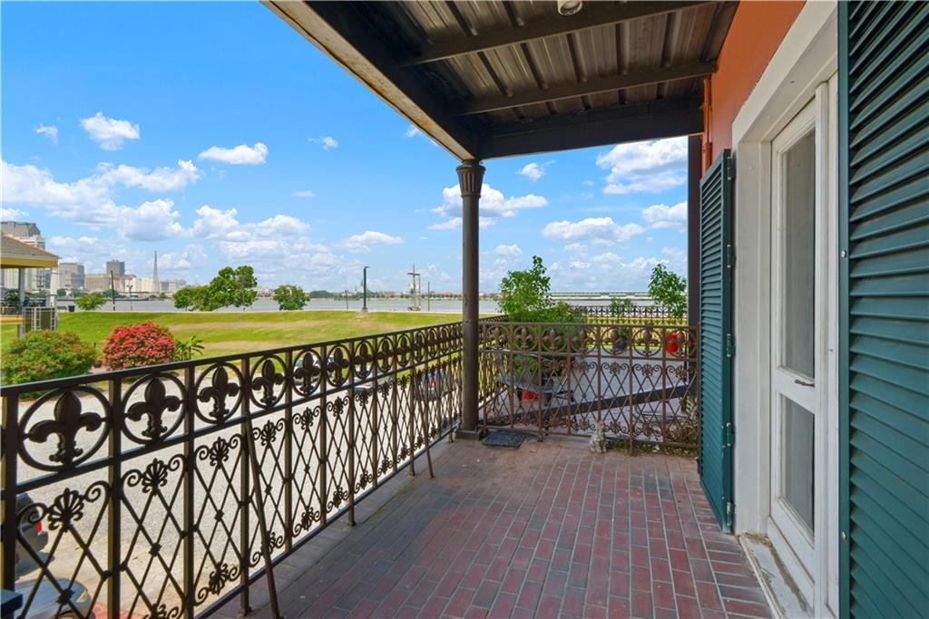 330 MORGAN Street 201