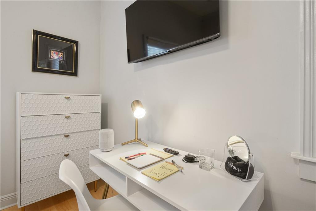 2020 DAUPHINE Street