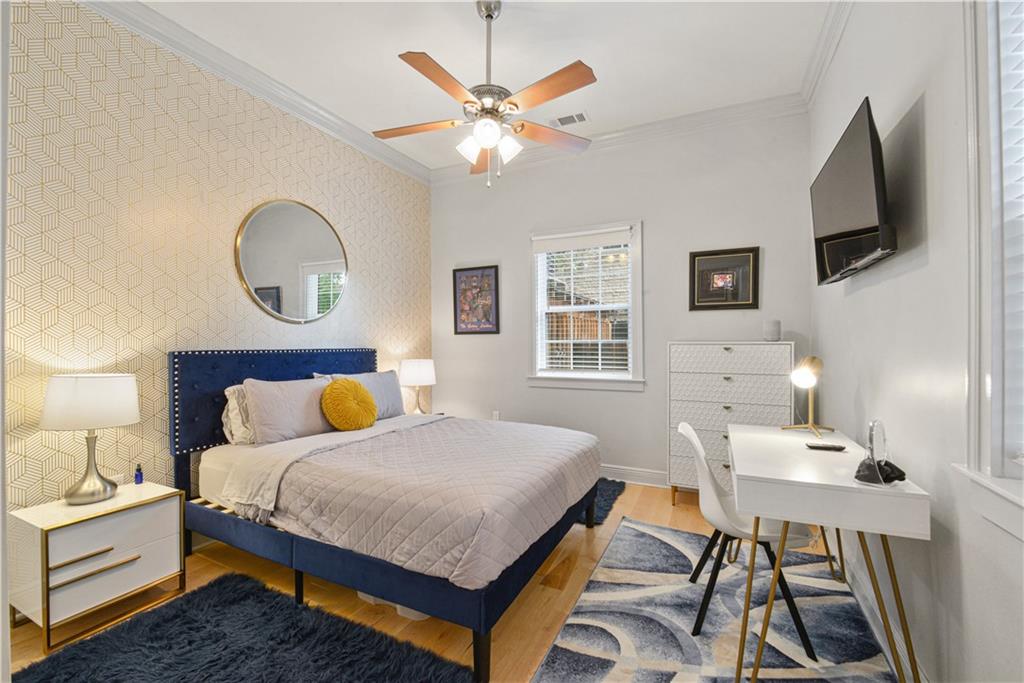 2020 DAUPHINE Street